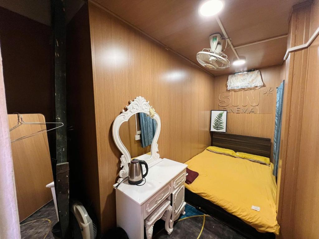 Head of Old Quater - CHEAP - Sharewc – Hanoi
